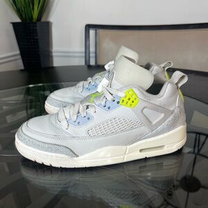 Nike Air Jordan Spizike Low
Photon Dust Volt Sail Sz 8
